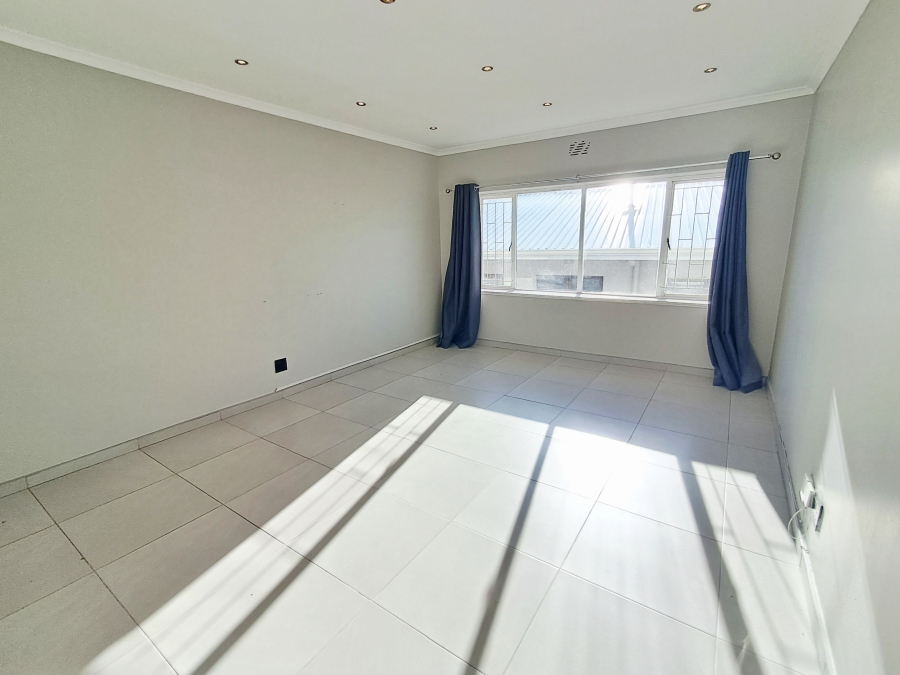 To Let 1 Bedroom Property for Rent in Sea Point Western Cape